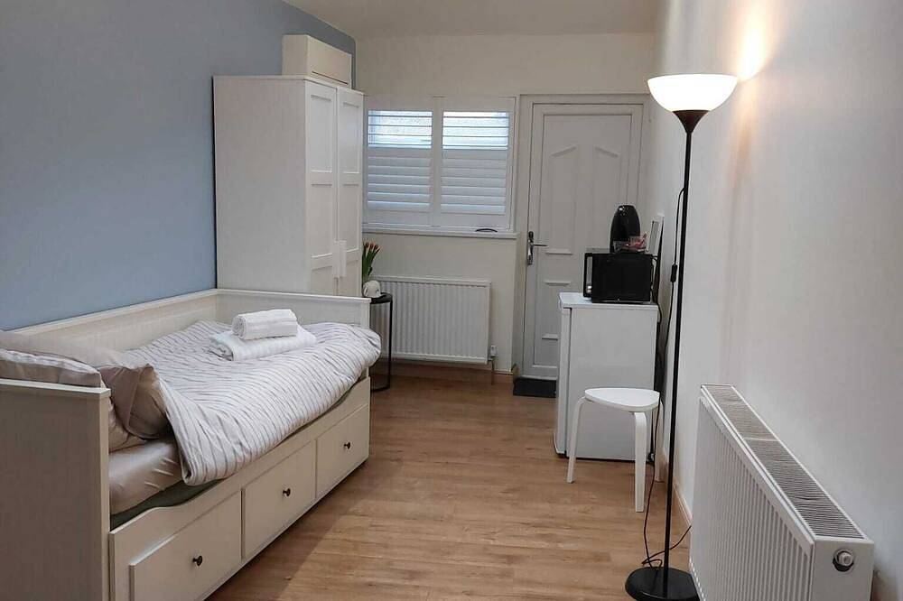 Private Annexe in Cheadle near Manchester Airport in Stockport, Greater Manchester