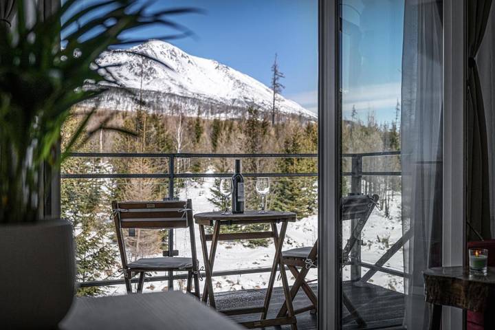 Apartament wakacyjny dla 4 osób, z ogród i sauna oraz widok i basen w Tatry Wysokie
