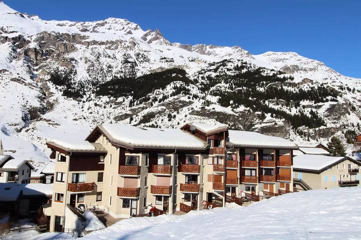 Entire studio, Hvc233 : Apartment 4 people Val Cenis Lanslevillard in Lanslevillard, Saint-Jean-de-Maurienne region