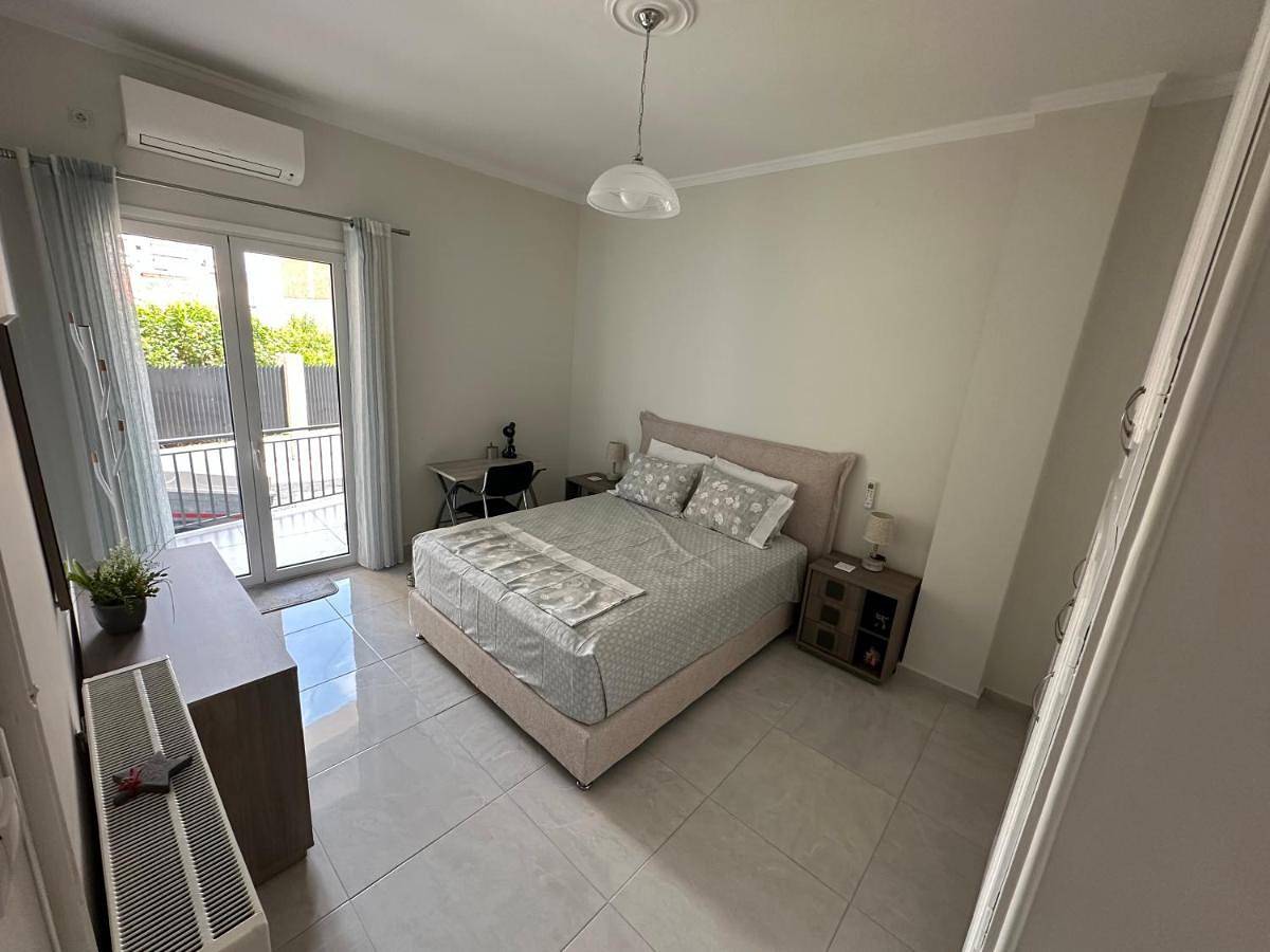 Appartement entier, Two-Bedroom Apartment in Aigio, Achaïe
