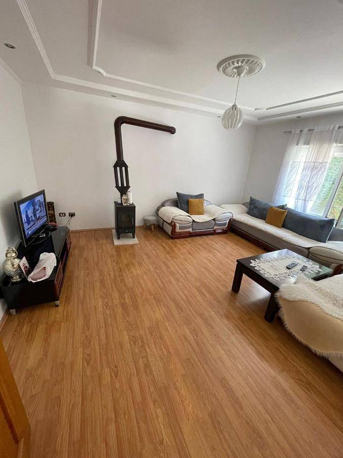 Villa pour 10 personnes, avec terrasse ainsi que piscine et vue, animaux acceptés
