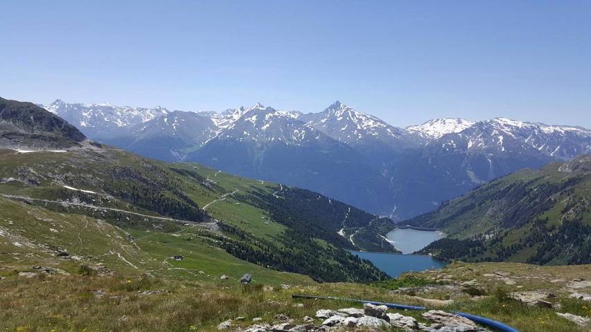Gîte pour 4 personnes, avec vue ainsi que jardin et terrasse à Avrieux - 4