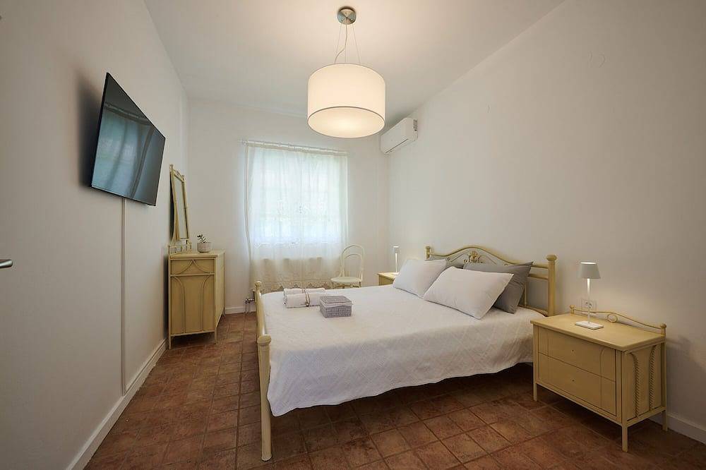 Romantic villa 5 min from the beach and the small fish port in Euböa