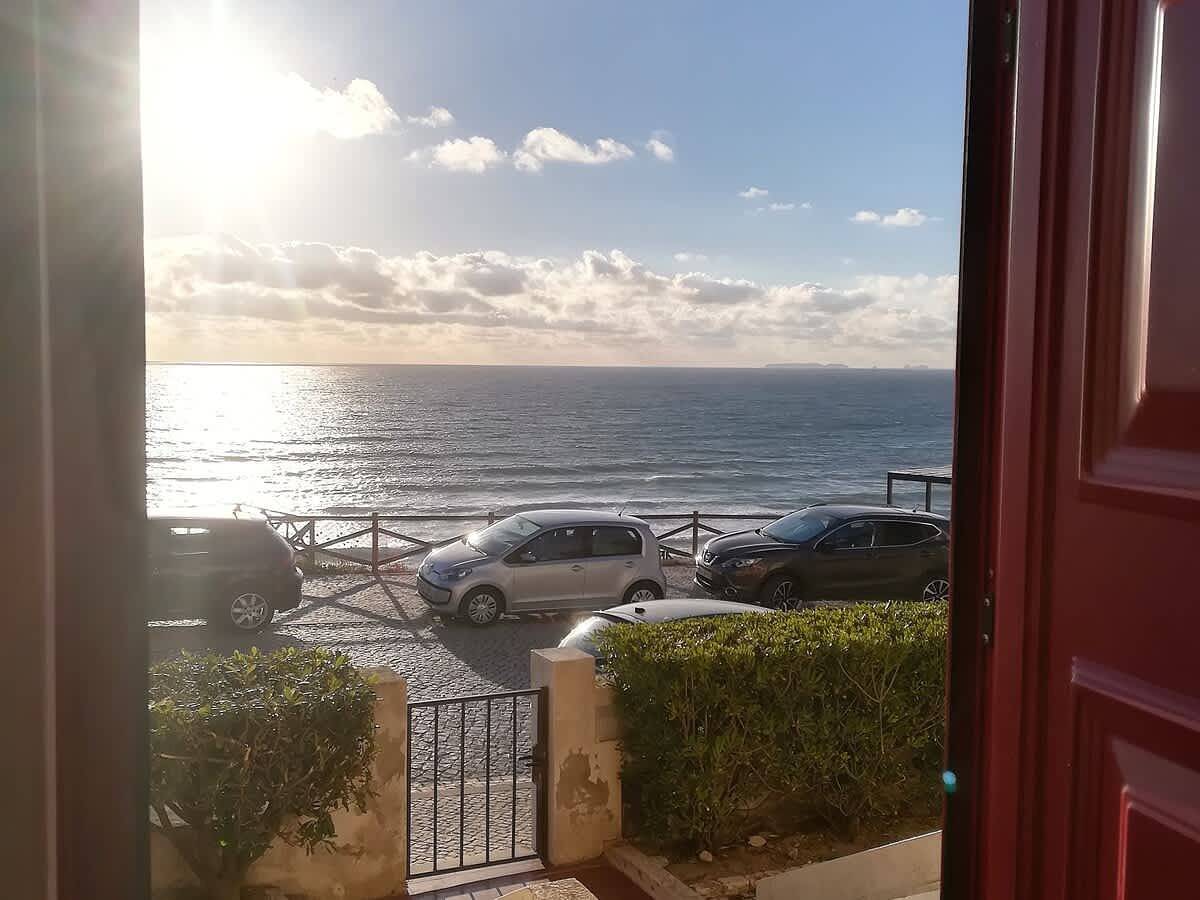 Apartamento inteiro, Apartamento de férias para 4 pessoas com varanda/terraço in Praia da Areia Branca, Lourinhã