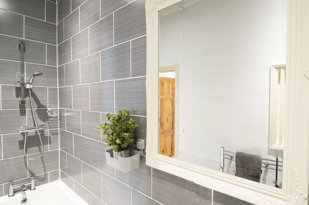 Entire apartment, Beautiful Central Exeter Apartment 1A in Exeter, Devon