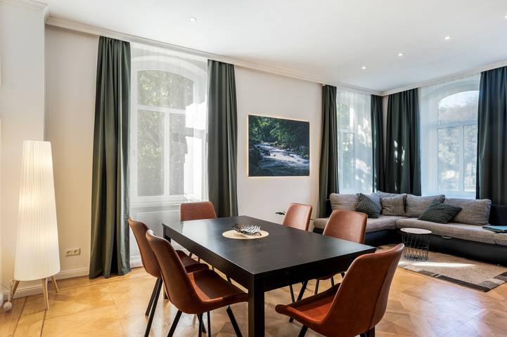 Ganze Wohnung, Ferienwohnung 'Villa Schönau' - Historischer Charme und moderner Komfort erwarten Sie in Bad Blankenburg, Saaleland
