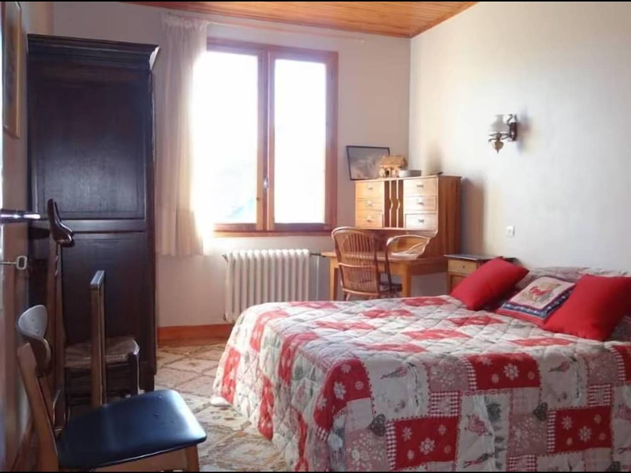 Quiet chalet 11 pers. renovated, near slopes, garden, parking in Bolquère, Prades region