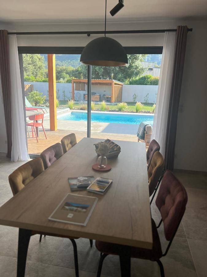 Location de vacances pour 5 personnes, avec vue ainsi que jardin et piscine à Moltifao - 3