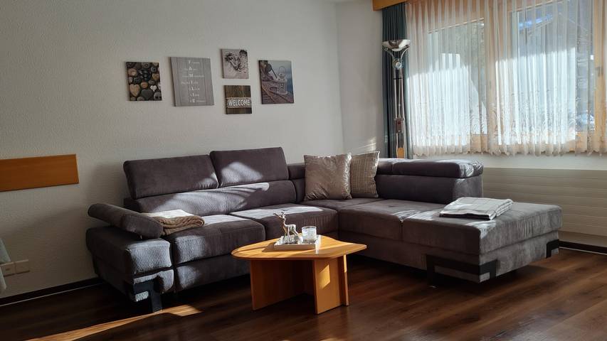 Ferienwohnung für 5 Personen, mit Balkon und Terrasse sowie Ausblick in Saas-Grund