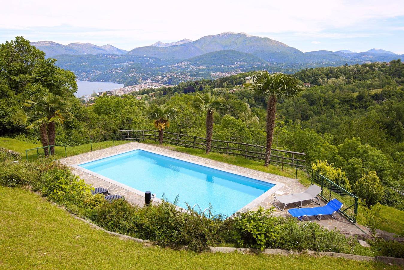 Holiday home for 4 people with pool in Bedero, Brezzo di Bedero