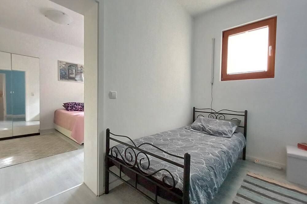 Ganze Wohnung, Ruhige Ferienwohnung bei Köln: Hürth, zentral gelegen in Hürth, Rhein-Erft-Kreis