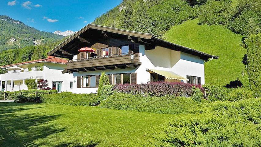 Ferienwohnung für 6 Personen, mit Ausblick und Garten in Lofer
