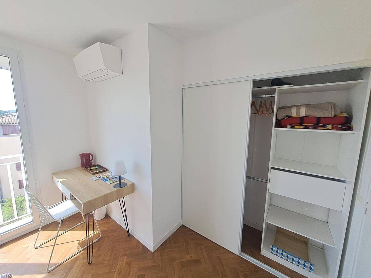 Chambre d'hôte centre-ville Manosque in Manosque, Parc naturel régional du Luberon