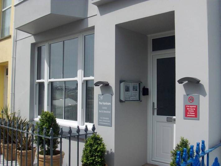 Bed and breakfast for 2 people in Wales