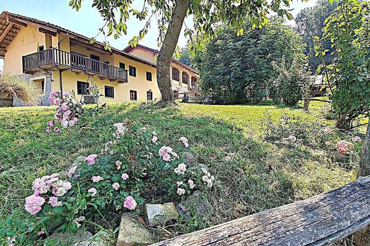 Ferienhaus für 8 Personen, mit Garten und Pool, mit Haustier