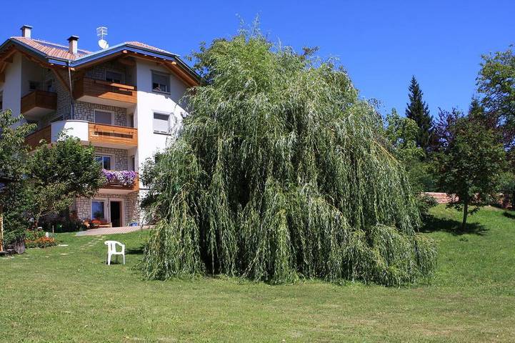 Gîte pour 9 personnes, avec Jardin à Fai della Paganella