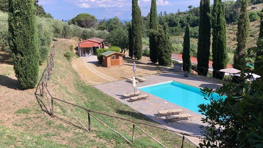 Apartmenthotel für 3 Personen, mit Whirlpool und Terrasse sowie Garten und Pool