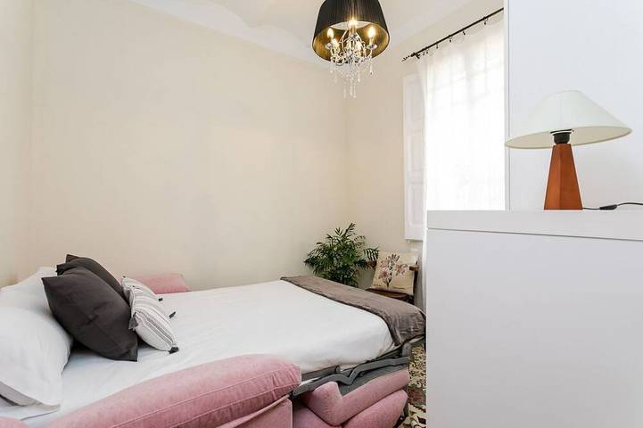 Appartement entier, Lovely and historic 3 bedroom home completely refurbished and designed for a pleasant and comfortable stay in Barcelona. in Cornellà de Llobregat, Baix Llobregat