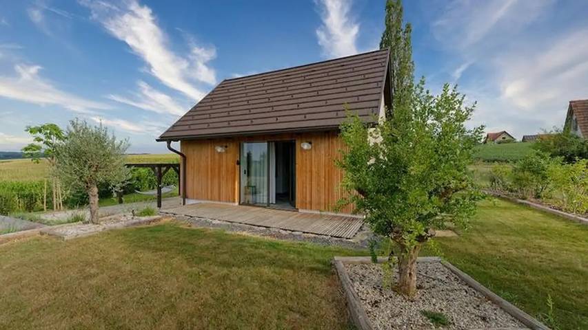 Ferienhaus für 2 Personen, mit Garten und Whirlpool