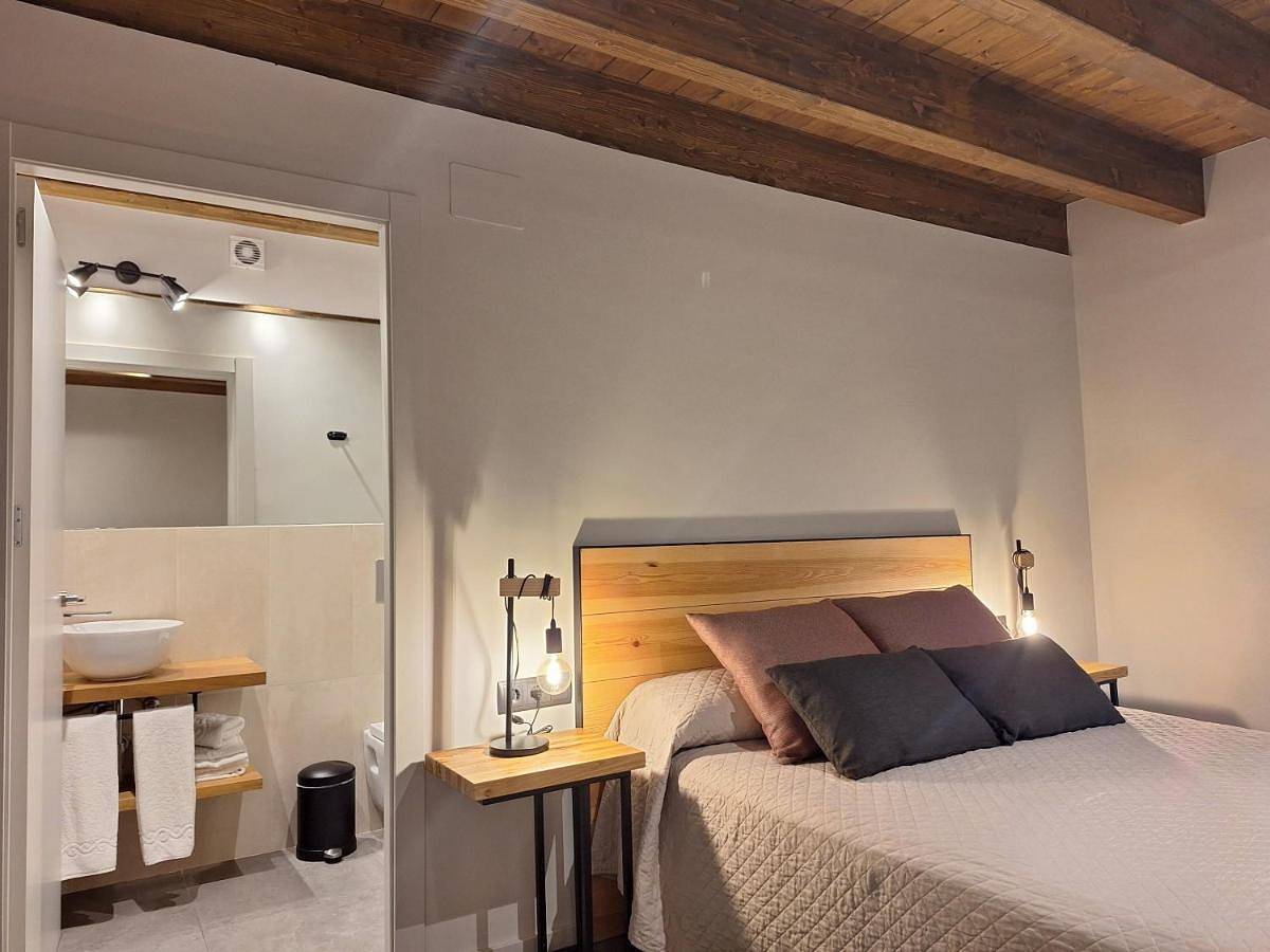 Apartamento entero, Apartament "El Castell" Casa Rural Cal Rialla in Llivia, Parque Natural Regional de los Pirineos Catalanes