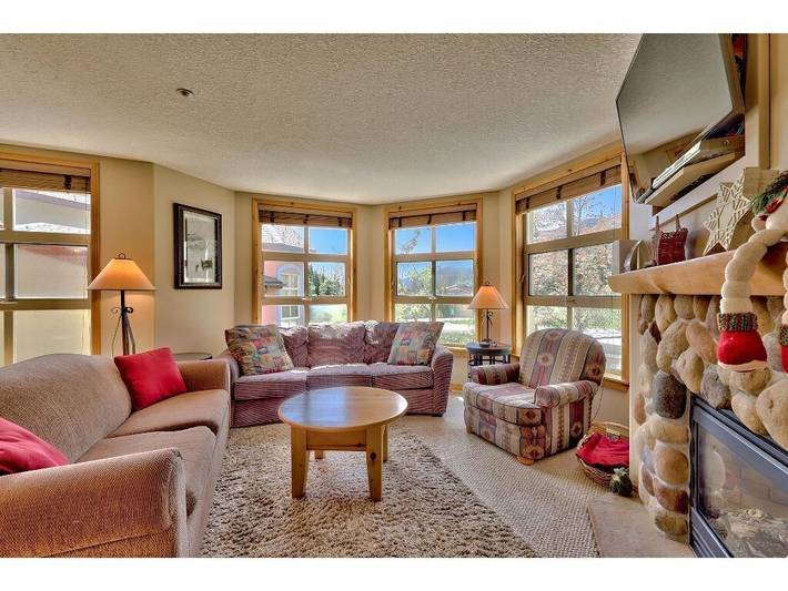 Vacation rental for 10 people, with balcony and hot tub, with pets in Sun Peaks