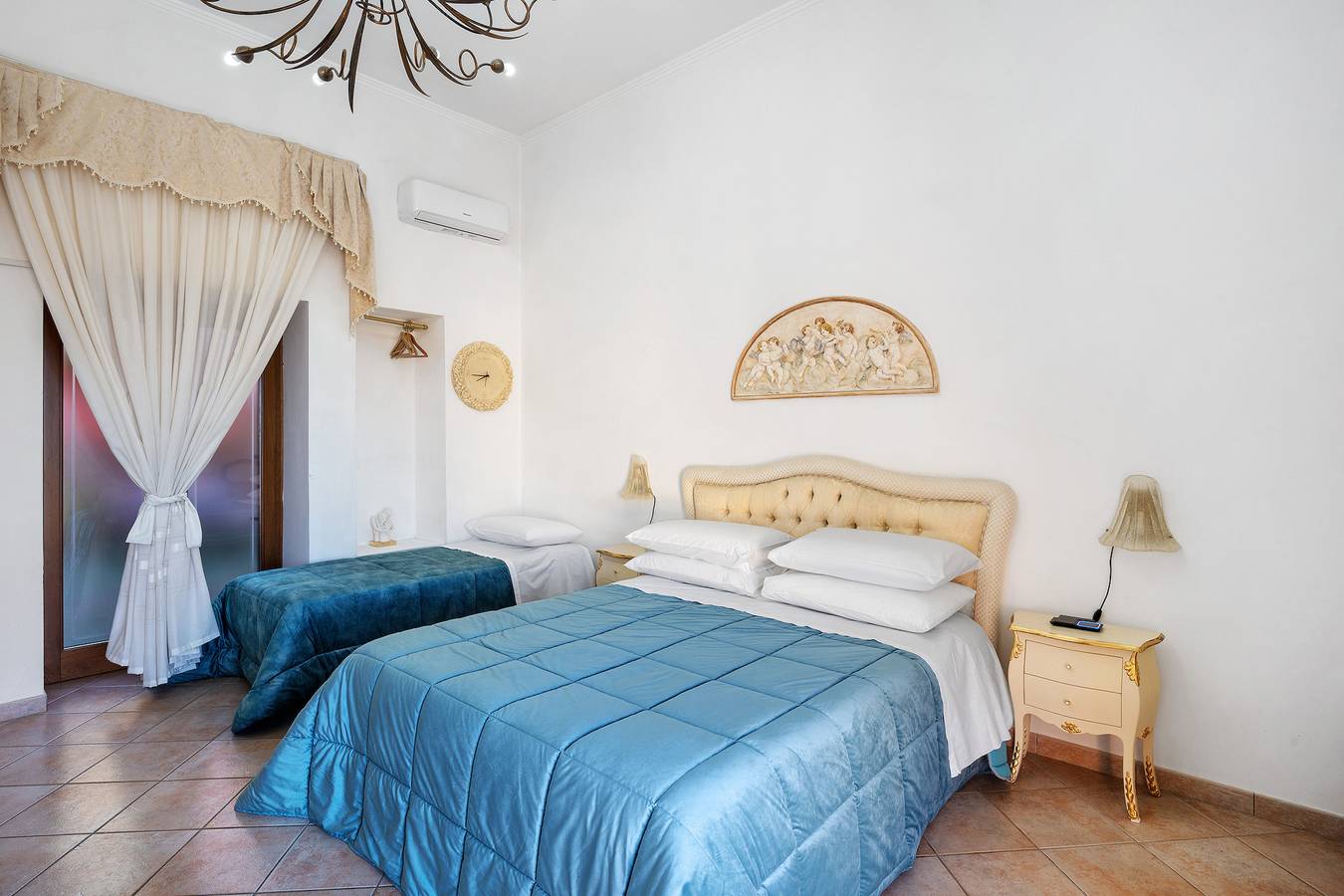 Appartamento intero, Appartamento 'Torres' con vista mare, Wi-Fi e aria condizionata in Vico Equense, Napoli e dintorni