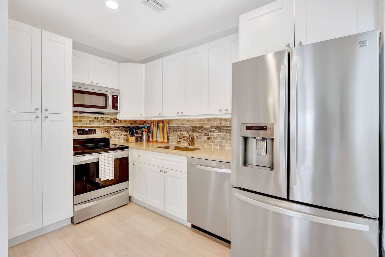 Apartamento entero, 320-1 Las Olas Boulevard in Fort Lauderdale, Broward County