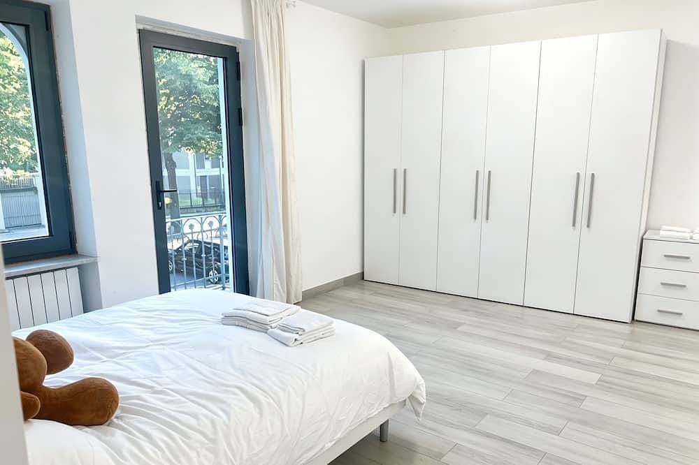 The entire house is at your complete disposal. 438 square meters in Turin, Turin Provinz