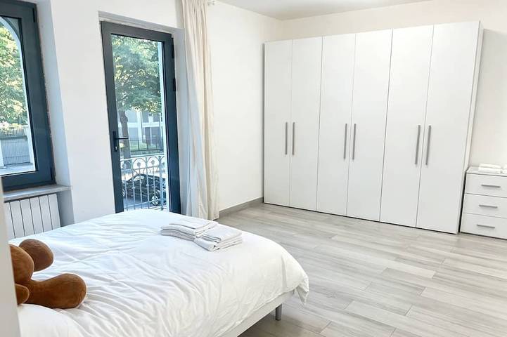 Ferienhaus für 14 Personen, mit Balkon und Whirlpool sowie Garten