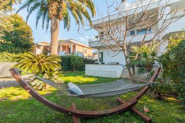 Location de vacances pour 8 personnes, avec jacuzzi et jardin à Fregene