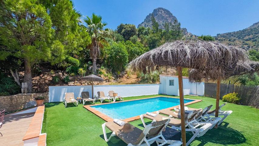 Villa pour 6 personnes, avec piscine et balcon/terrasse - 1