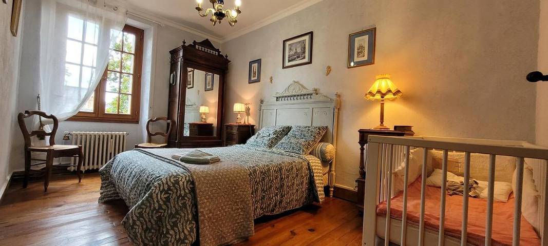 Location de vacances pour 10 personnes, avec terrasse et vue, adapté aux familles à Terrasson-Lavilledieu - 2