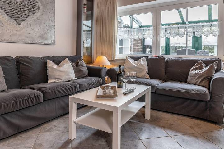 Ferienhaus für 7 Personen, mit Terrasse und Garten in Carolinensiel - 2