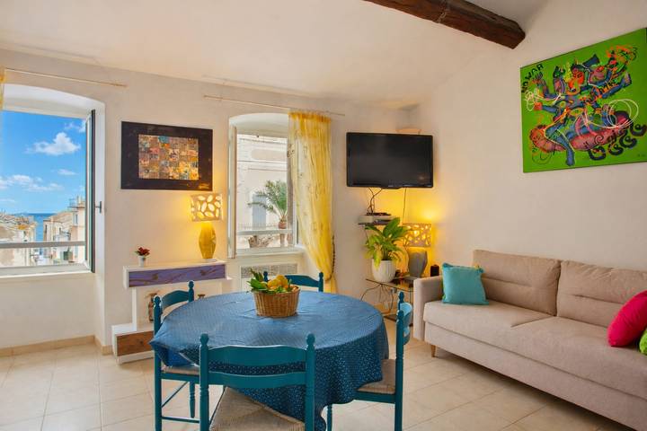 Apartamento entero, Casa Erbalunga – Au cœur du village, proche du port et de la plage in Erbalunga, Brando