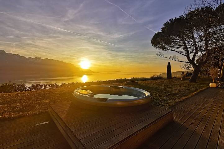 Ferienhaus für 8 Personen, mit Whirlpool und Garten in Montreux