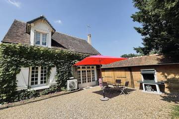 Gîte pour 4 personnes, avec jardin à Esvres