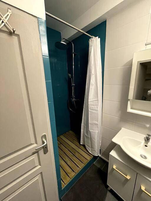 Appartement entier, One-Bedroom Apartment in Saint-Donat-sur-l'Herbasse, Région de Valence