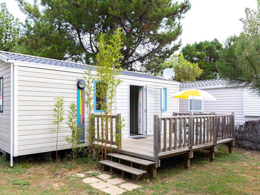 Camping Ushuaïa Villages La Conge - Mobilhome 5 personnes - Ibiza 27m² - 2 chambres avec terrasse bois in Saint-Hilaire-de-Riez, Vendée