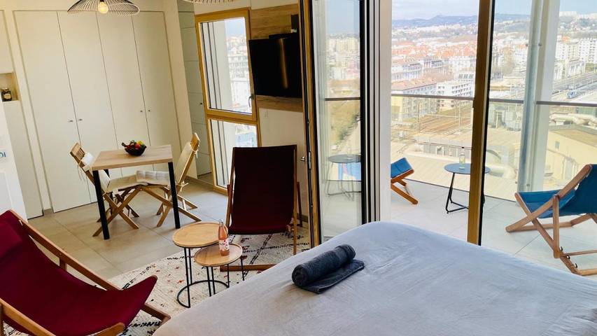 Gîte pour 3 personnes, avec terrasse et vue dans Gare de Lyon Part Dieu - 4