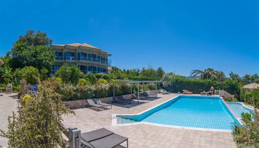 Location de vacances pour 3 personnes, avec jardin et vue ainsi que bassin pour enfant et piscine, animaux acceptés dans Gialova - 2