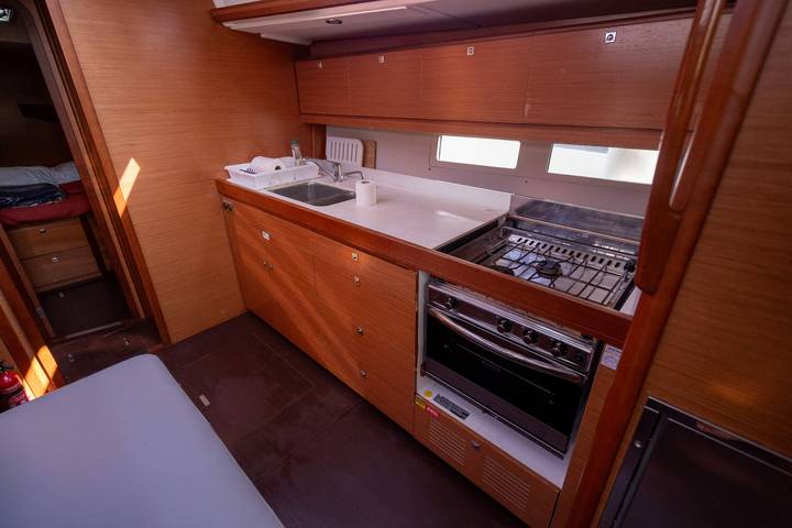 Bateau pour 8 personnes dans Port Pin Rolland - 2