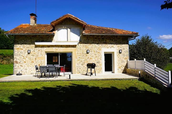 Gîte pour 6 personnes, avec jardin à Bessonies