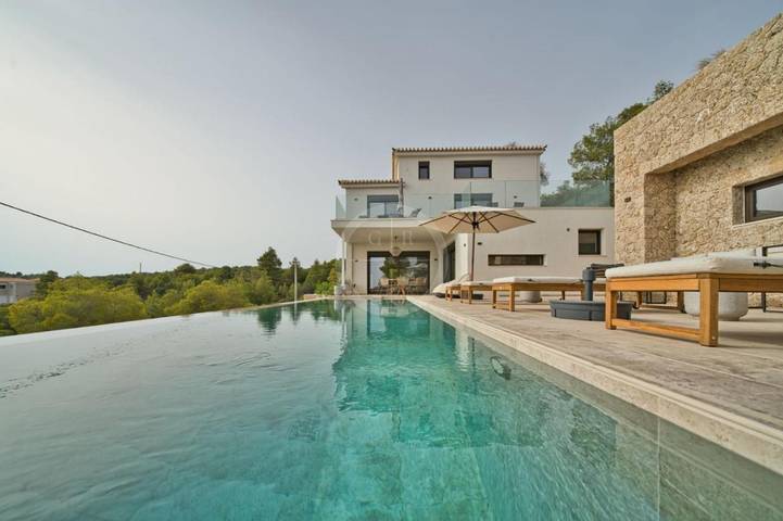 Villa für 12 Personen, mit Pool und Balkon sowie Whirlpool - 1