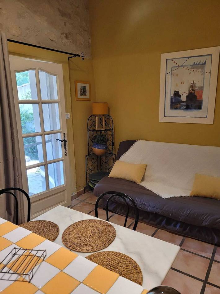 Appartement de vacances pour 3 personnes, avec jardin et piscine à Arles