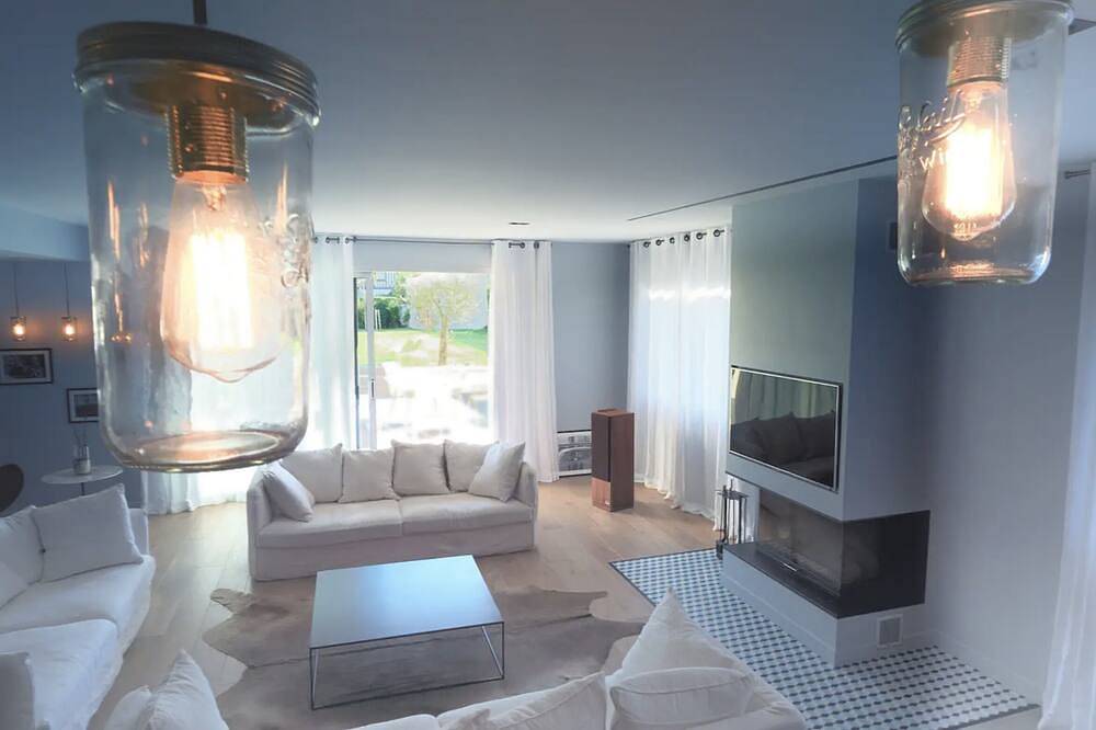 Modern family home with heated pool in Deauville, Lisieux und Umgebung