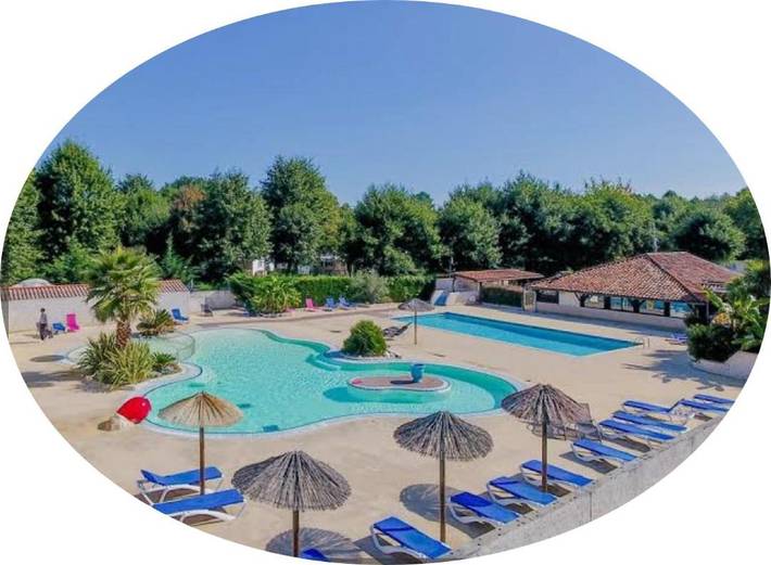 Camping pour 6 personnes, avec jardin ainsi que piscine et jacuzzi, adapté aux familles