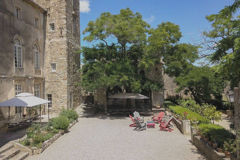 Château historique en Languedoc,18 pers, parc de 2 ha avec piscine tennis in Agel, Côte méditerranéenne (France)