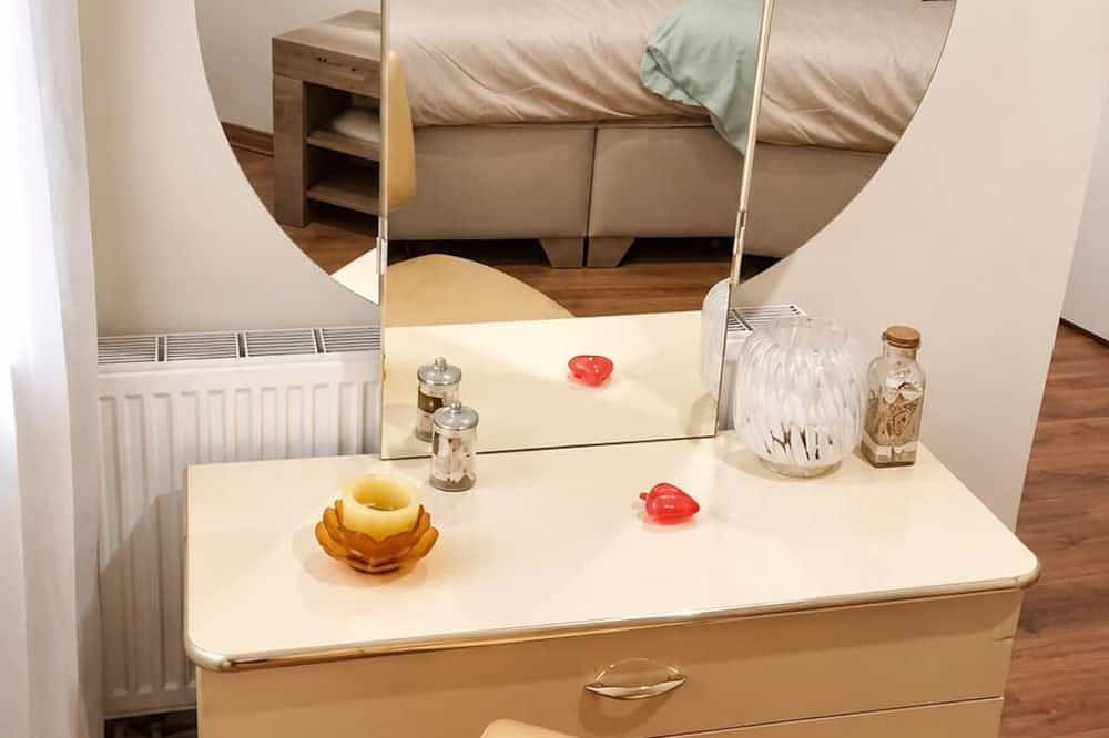 Spacious 7-bedroom house apartment for up to 16 ppl + free Tommorrowland shuttle in Antwerpen, Antwerpen und Umgebung