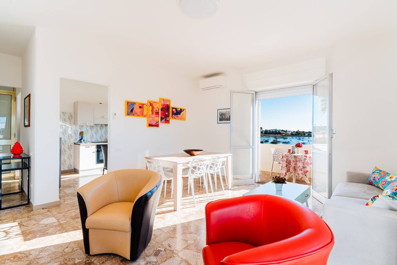 Ferienhaus 'Blu' mit privater Terrasse, Wlan und Klimaanlage in Scala di Furno, Porto Cesareo