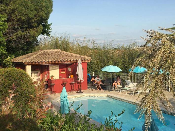 Maison d’hôte pour 5 personnes, avec Balcon et Terrasse ainsi que Jardin et Piscine